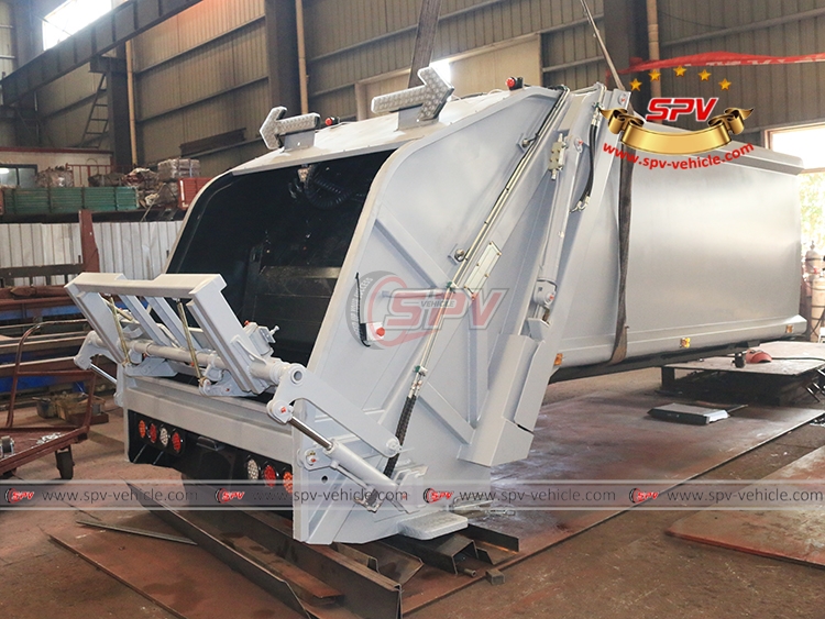 8 CBM Garbage Compactor SKD - Loading 1